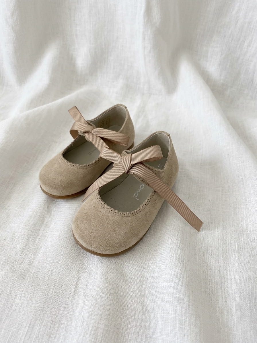 Merceditas beige serraje suela bebe